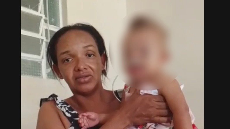 Mãe pede transferência urgente para bebê que precisa de cuidados especializados