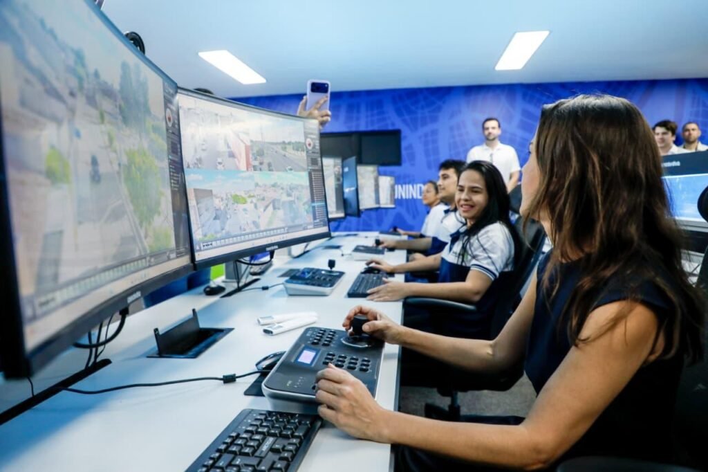 Governo de Pernambuco investe R$ 100 milhões em obras no Sertão