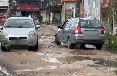 Moradores de Olinda enfrentam caos com buracos e alagamentos