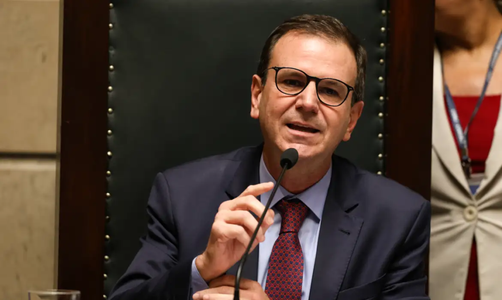 Eduardo Paes lidera corrida ao governo do RJ em pesquisa eleitoral