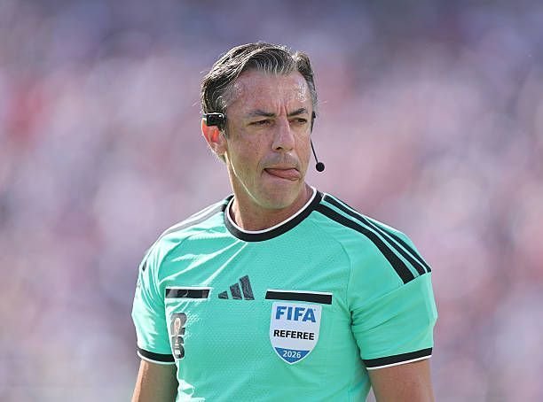 Árbitros brasileiros acumulam expulsões na Copa do Mundo