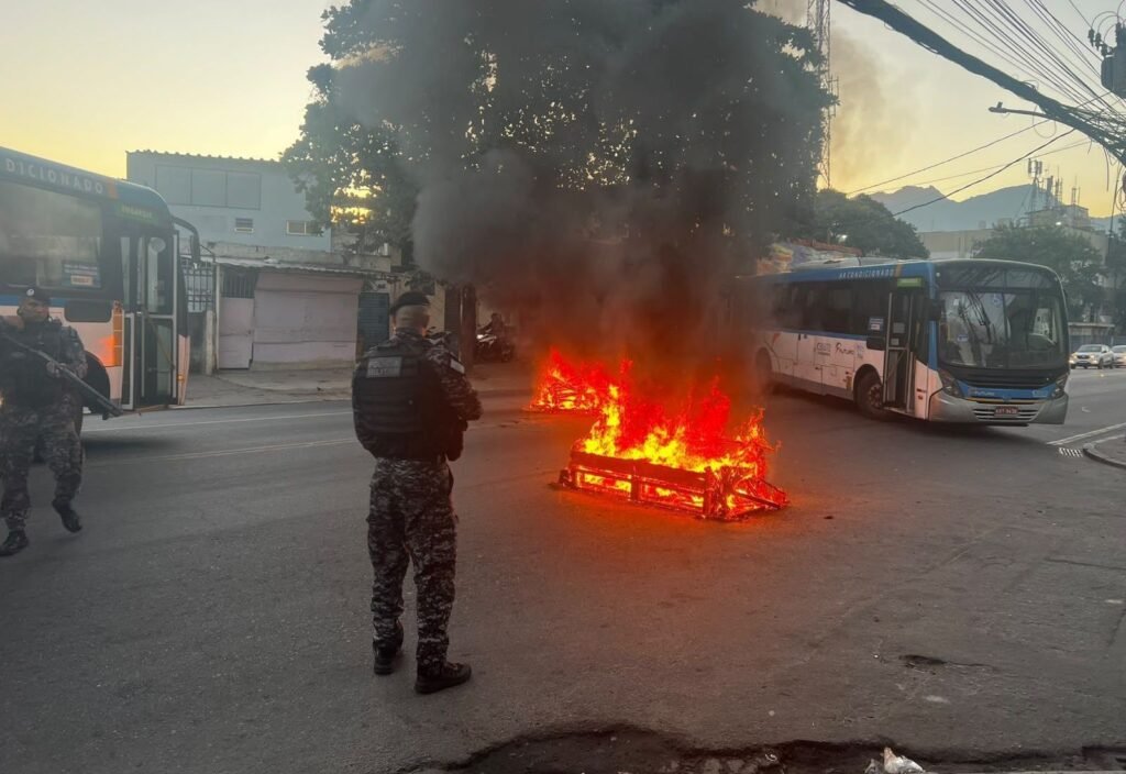 Operação policial na Cidade de Deus altera trânsito e transporte público