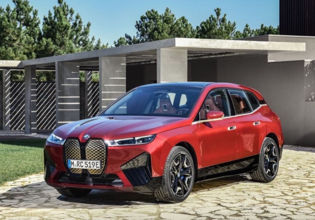 Venda do carro elétrico mais barato do Brasil é suspensa devido a custos