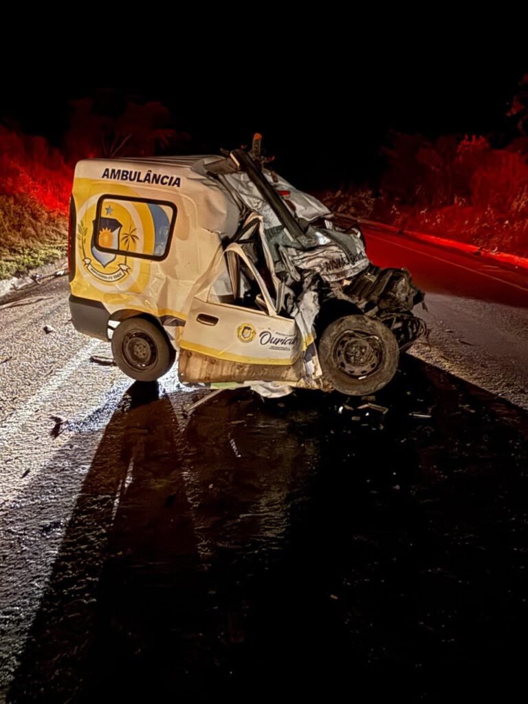 Tragédia na Br-316: colisão entre ambulância e carreta resulta em três mortes