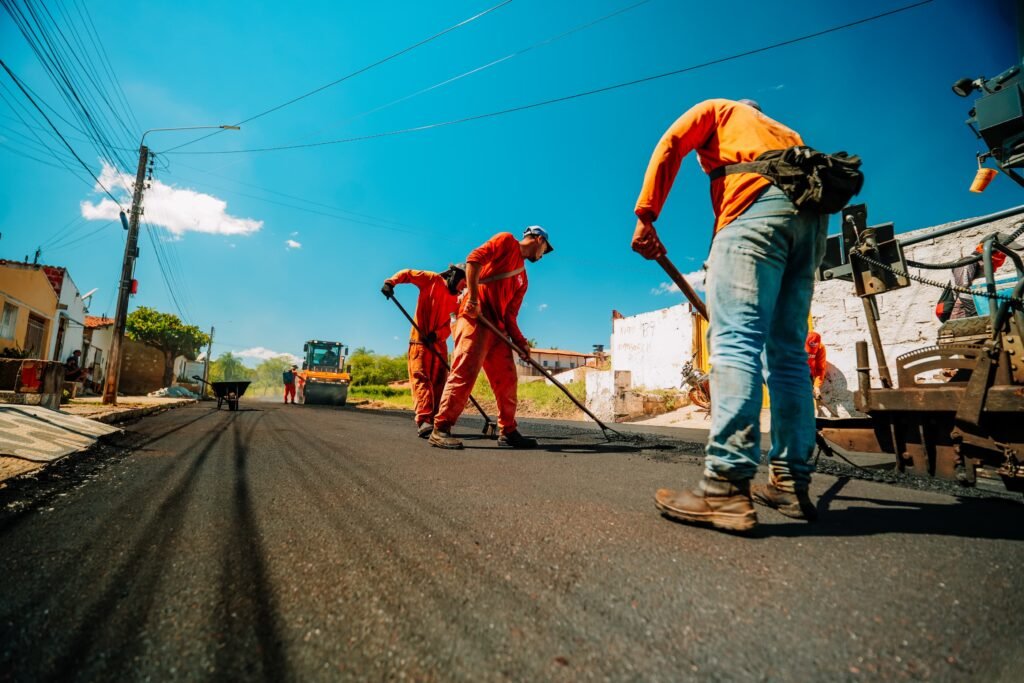 Bairro Zé Martins transforma infraestrutura com novo asfalto