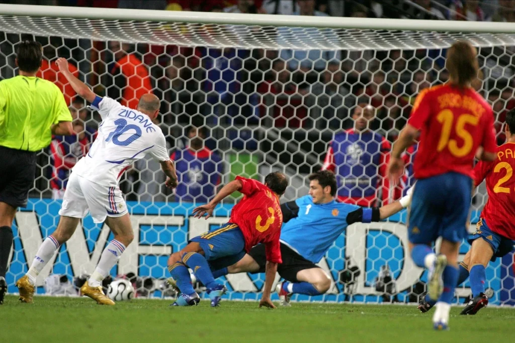 França lidera preferências em duelo contra Espanha