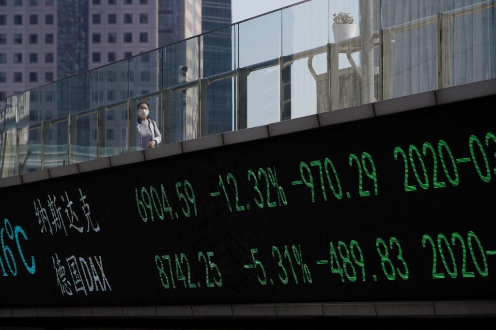 Mercados asiáticos fecham sem direção única após dados econômicos da China