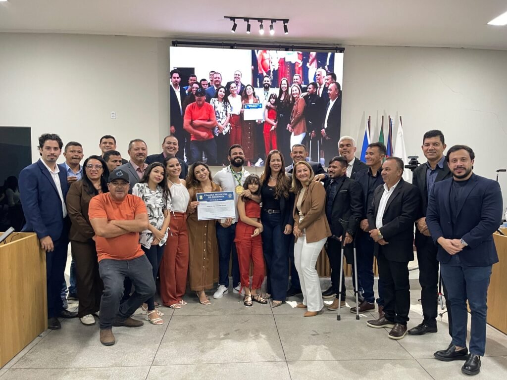Câmara de Araripina discute segurança e homenageia atleta em sessão produtiva