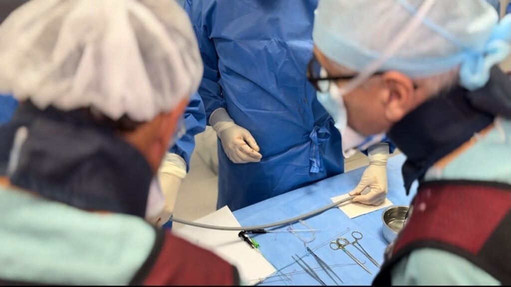 Brasil realiza implante pioneiro de válvula cardíaca sem cirurgia aberta