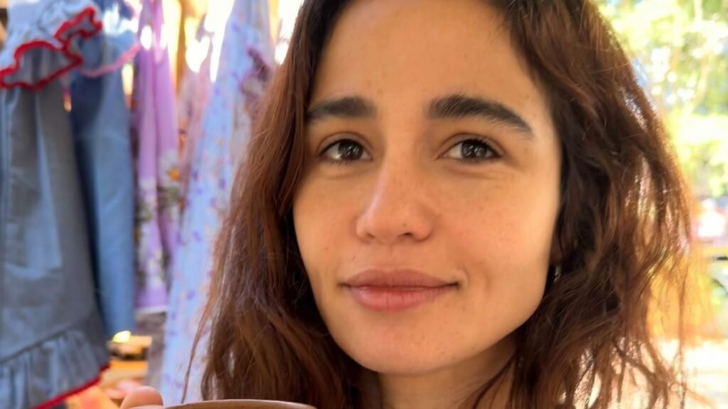 Nanda Costa encanta seguidores com vídeo de samba no Instagram