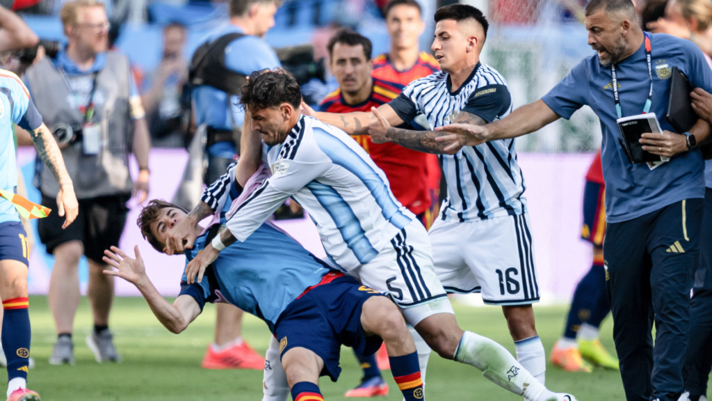 Confusão marca final da Copa do Mundo 2026 entre Argentina e Espanha