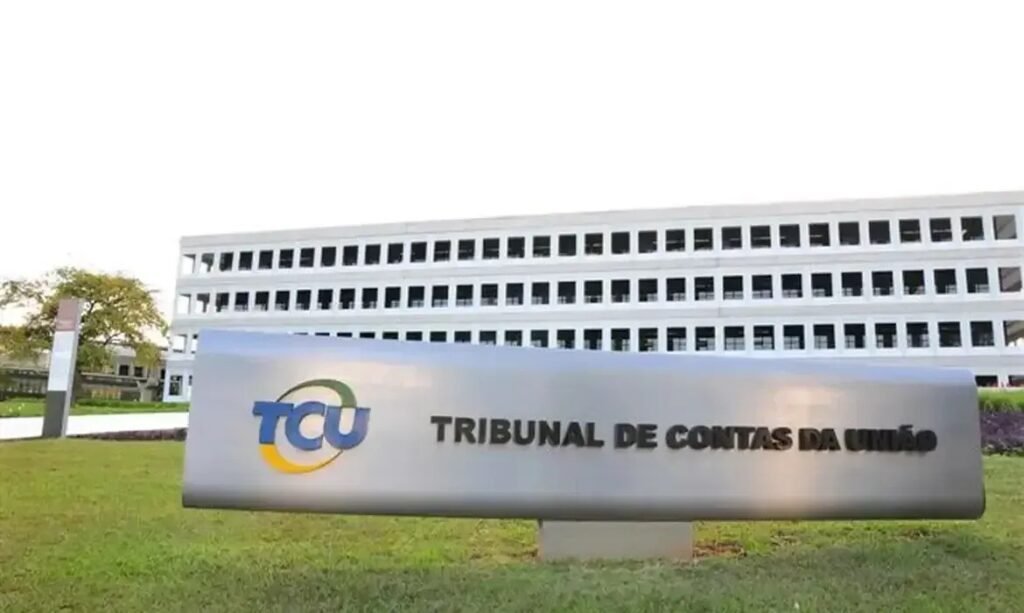 TCU propõe aumento de gratificações após liberar pagamentos acima do teto