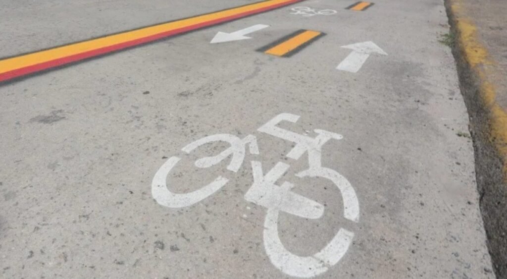 Infraestrutura precária no Grande Recife afeta ciclistas, especialmente mulheres e crianças