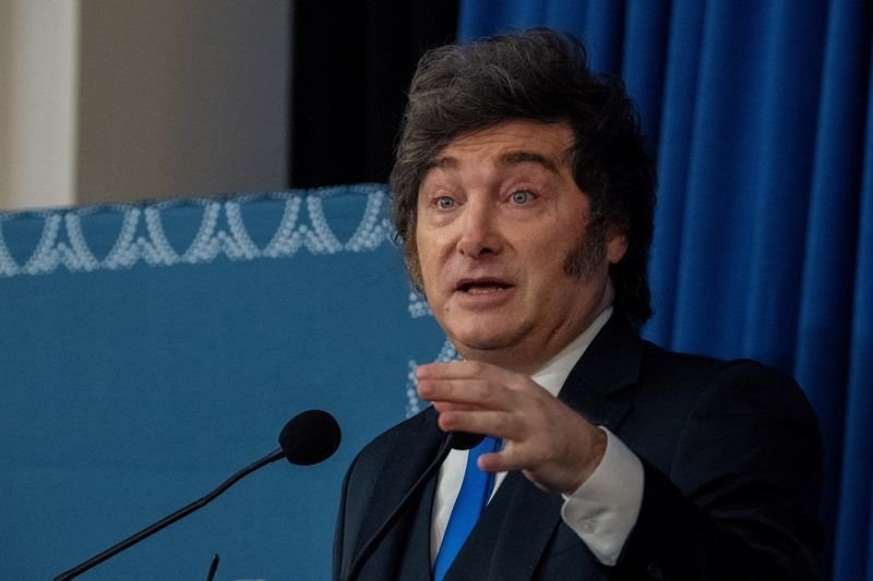 Presidente argentino recebe honraria no Palácio dos Bandeirantes