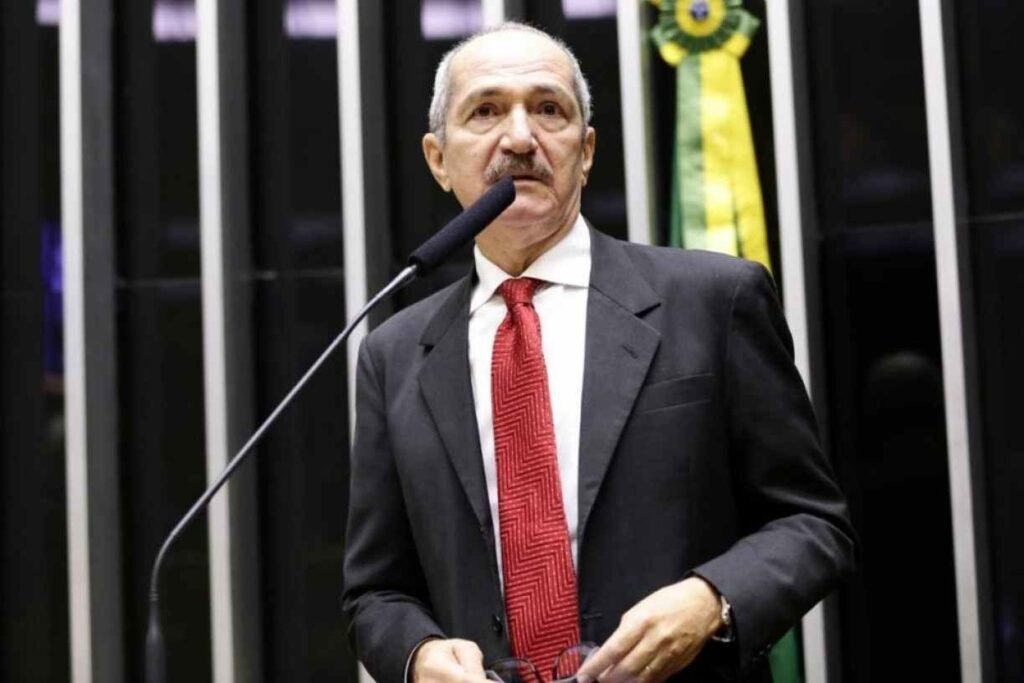 Ronaldo Caiado escolhe Aldo Rebelo para coordenar sua campanha presidencial