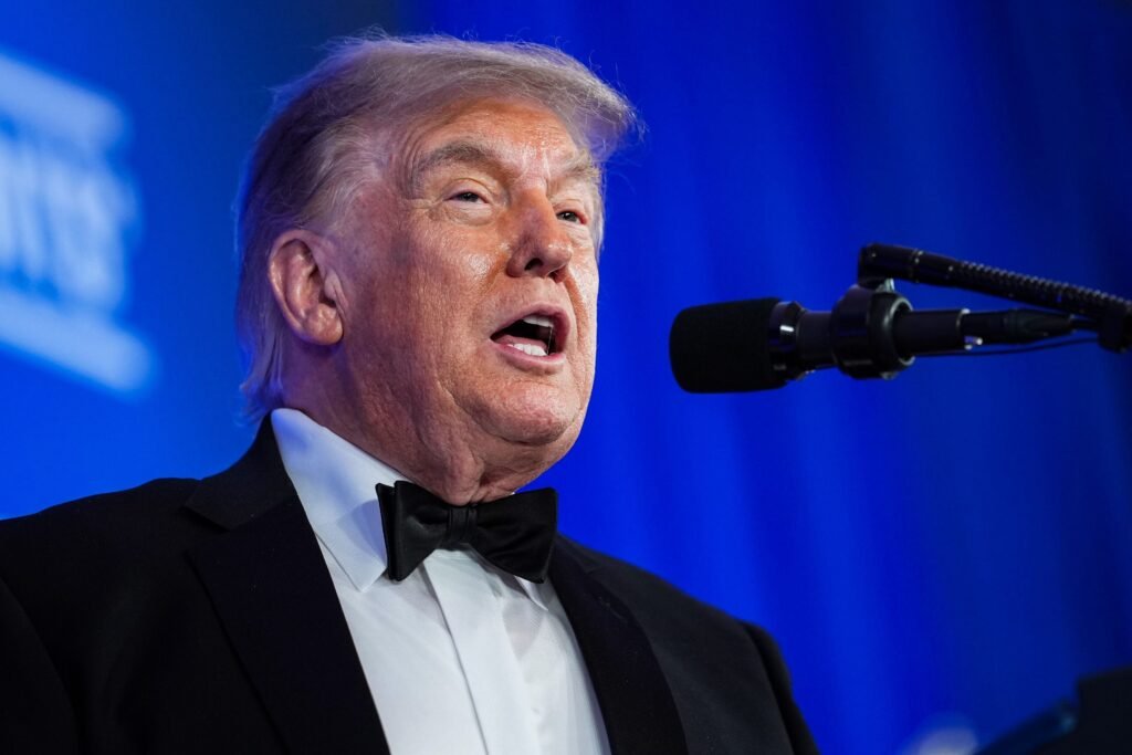 Trump afirma que ainda não é hora para acordo com Irã, mas mantém diálogo aberto