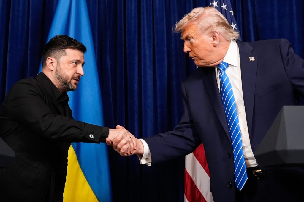 Zelensky discute produção de interceptadores Patriot com Trump em reunião