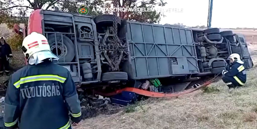 Acidente de ônibus na Hungria resulta em 12 mortes