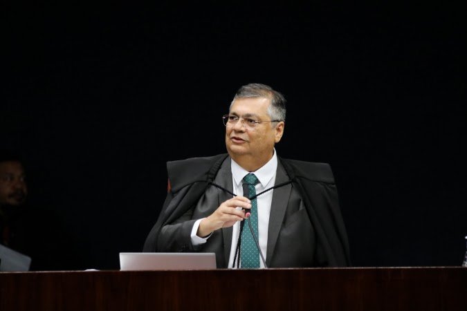 Atuação de Flávio Dino no STF enfrenta questionamentos por ações no Maranhão