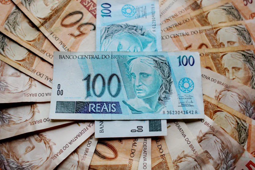 Aumento do salário mínimo para R$ 1.741 desafia equilíbrio fiscal