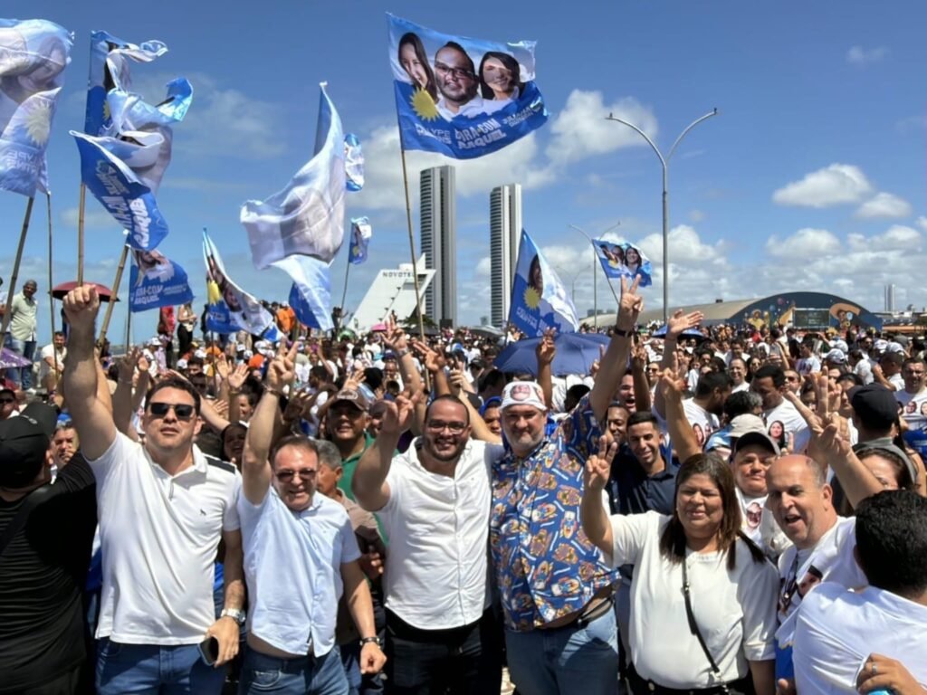 Caravana do Agreste liderada por Fellype Martins marca presença em convenção