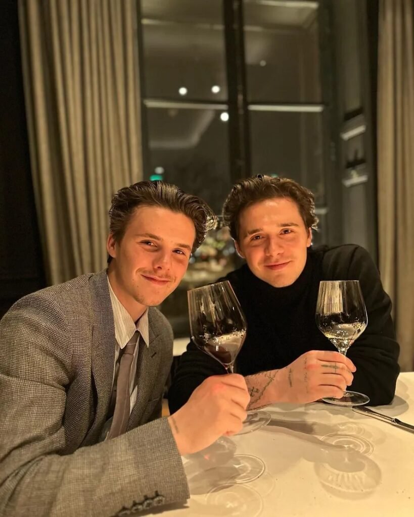 Cruz Beckham lança EP com supostas indiretas para o irmão Brooklyn