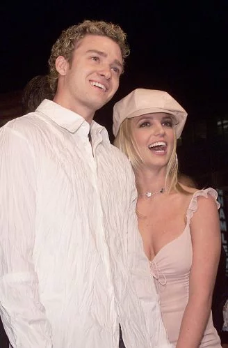Diretor revela término de Justin Timberlake com Britney Spears por mensagem