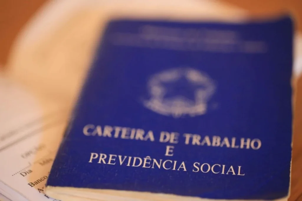 Distrito Federal oferece quase 2 mil vagas de emprego nesta sexta-feira