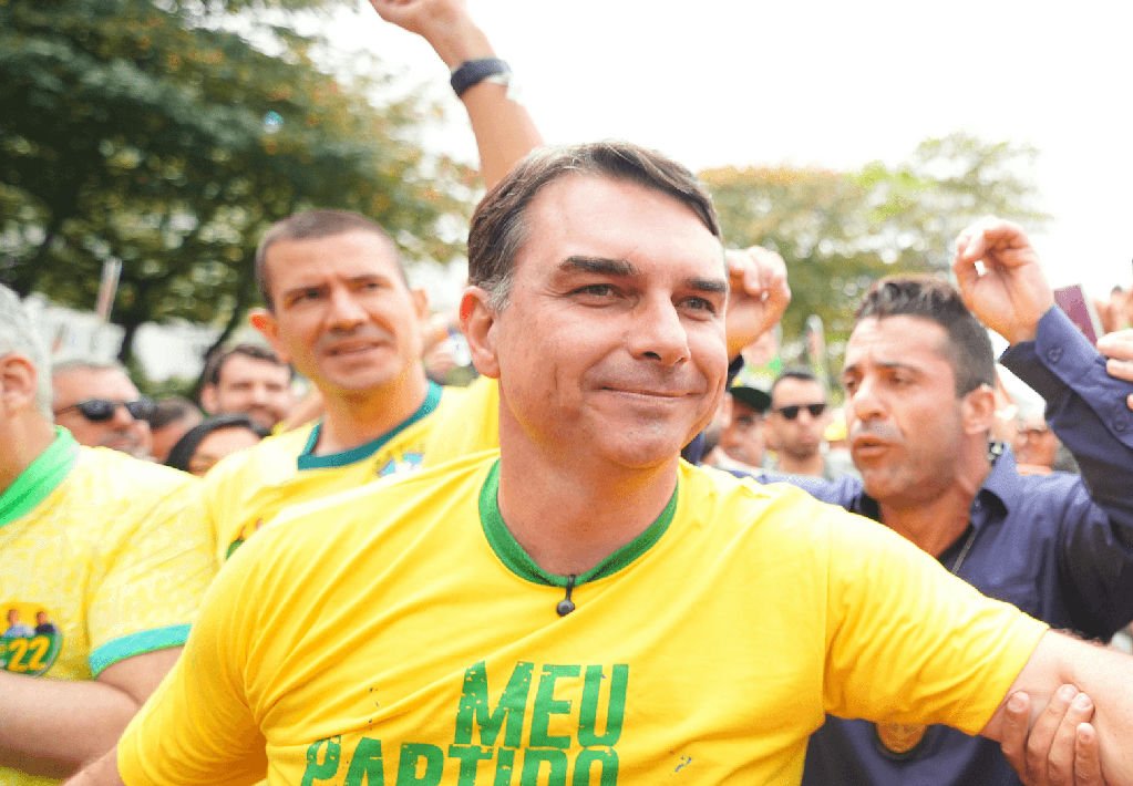 Flávio Bolsonaro destaca conexão com o Nordeste em campanha