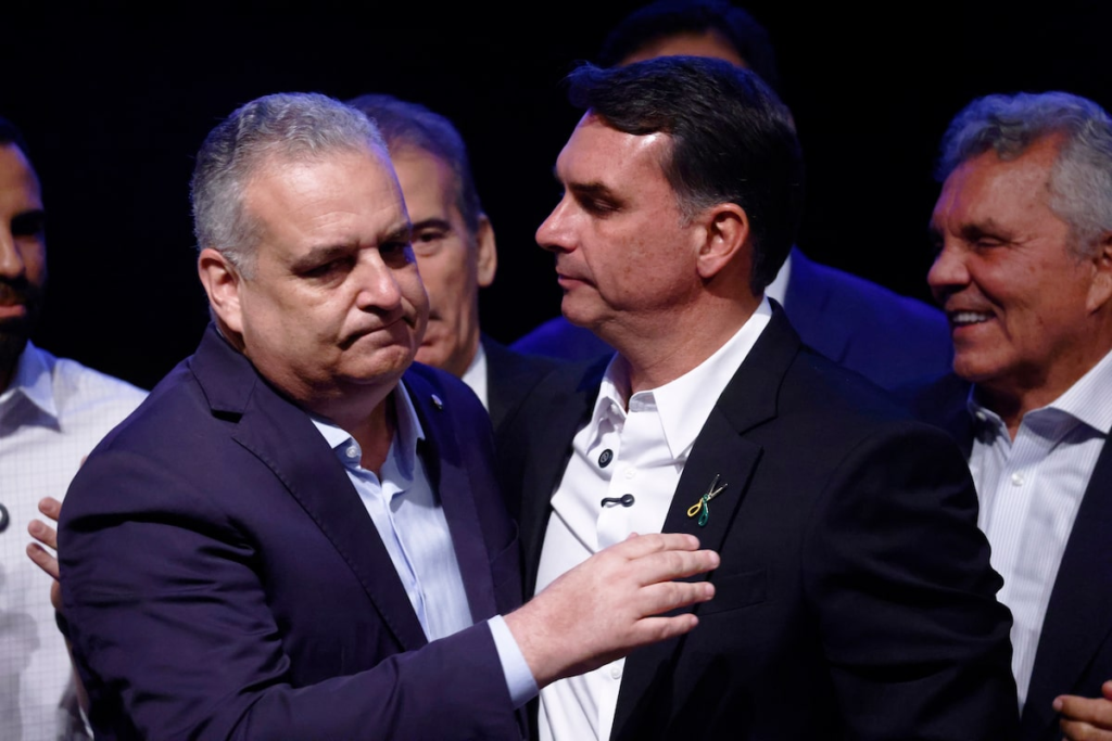 Flávio Bolsonaro escolhe Alfredo Gaspar como vice em sua chapa presidencial