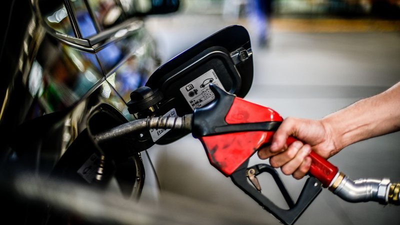 Gasolina com 32% de etanol começa a ser vendida no Brasil