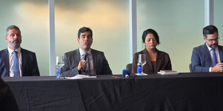 João Campos aciona justiça contra governo de Pernambuco por supostos abusos