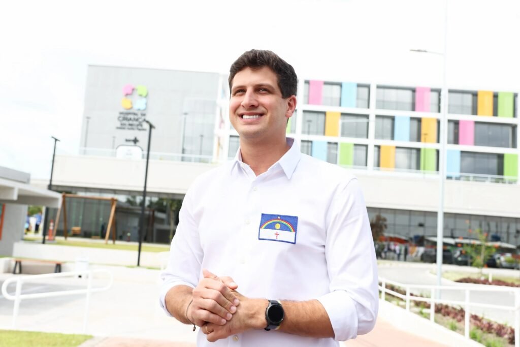 João Campos anuncia construção de quatro novos hospitais em Pernambuco