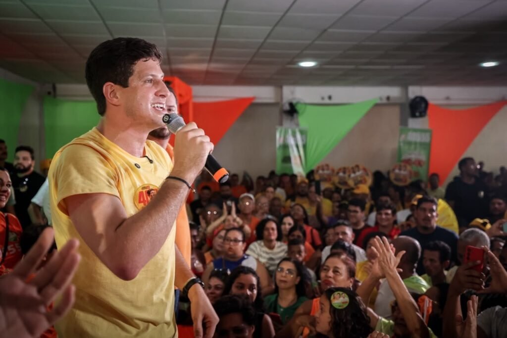 João Campos destaca projetos de infraestrutura e saúde em campanha no Recife