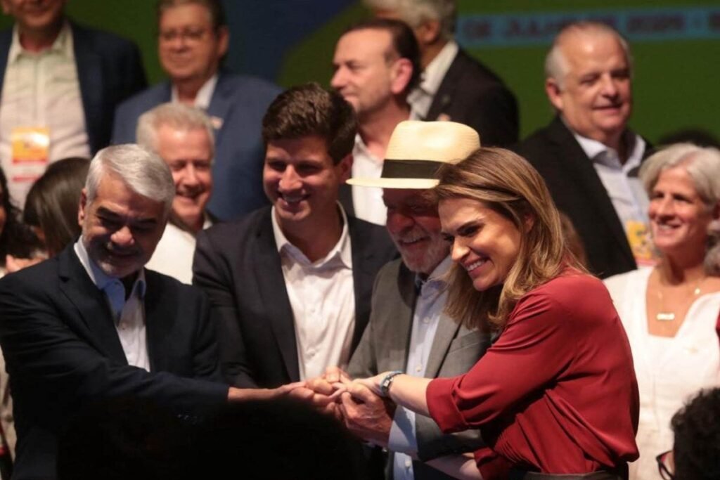 João Campos e Lula gravam vídeos para campanha em Pernambuco