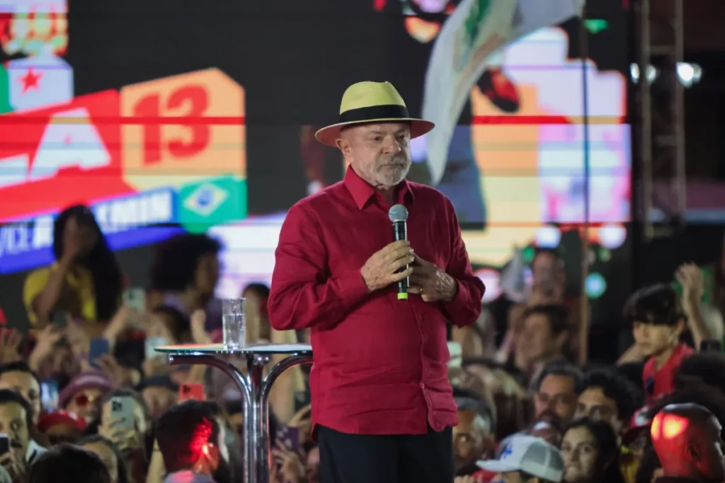 Lula enfrenta segunda pior avaliação entre candidatos à reeleição no Brasil
