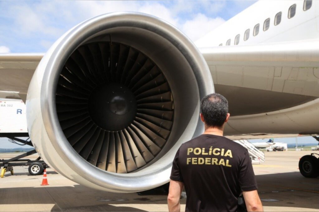 Mulher é detida no Galeão por furto de bagagens