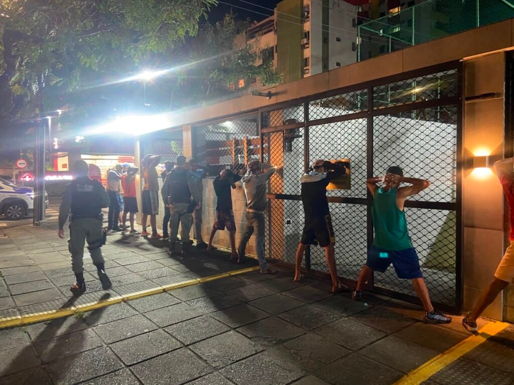 Noite de pânico em Setúbal com correria e tiros