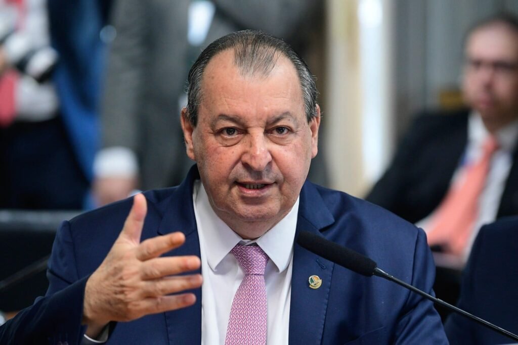 PEC do fim da escala 6 X 1 deve ter ampla aprovação no Senado, diz Aziz