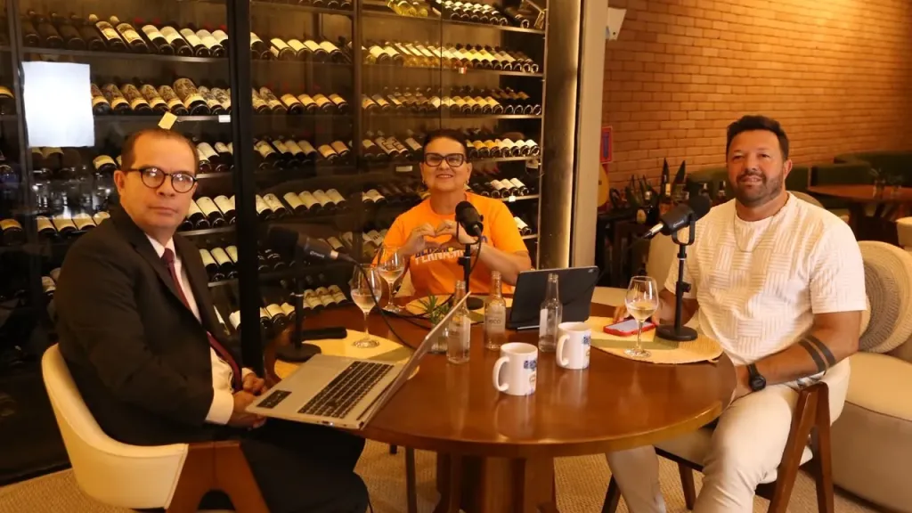 Prefeita de Igarassu discute avanços e desafios em entrevista a podcast