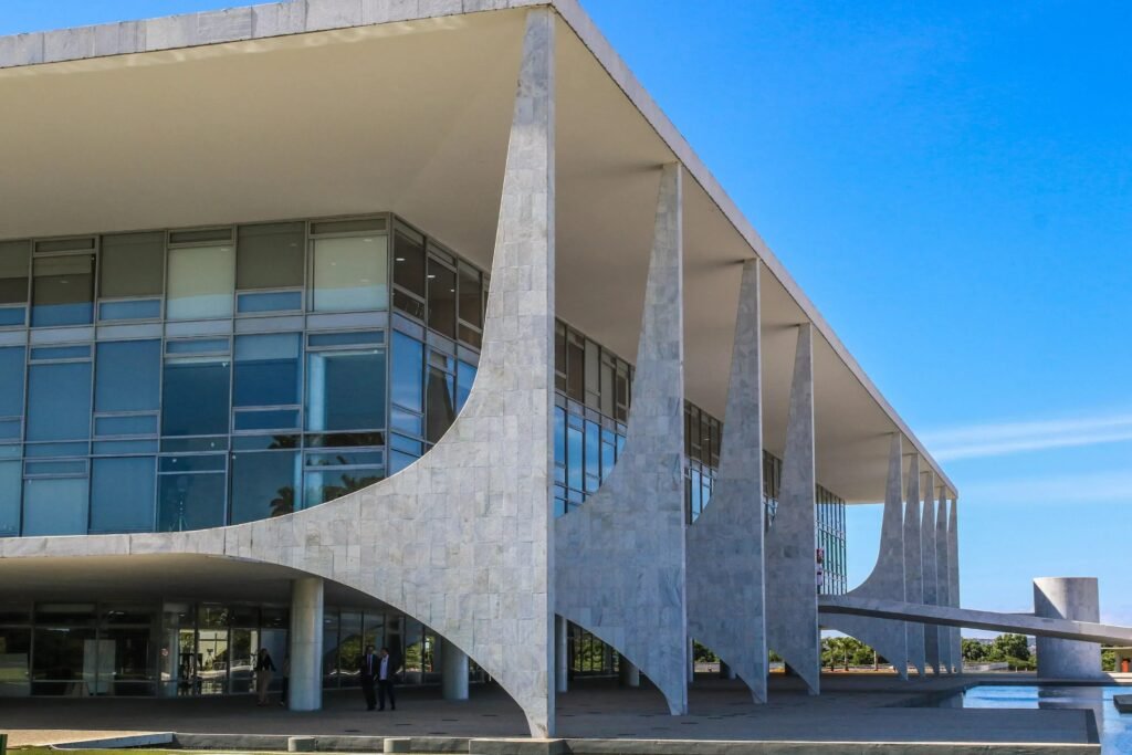 PT enfrenta dilema sobre cortes de gastos em ano eleitoral