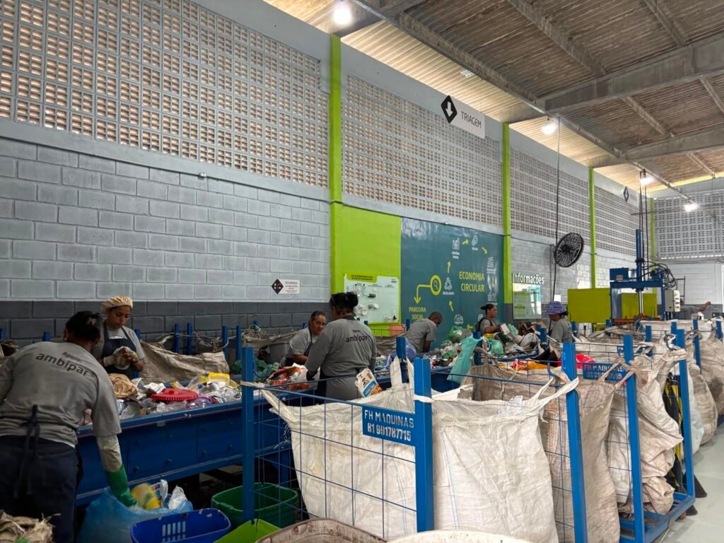 Reciclagem no Recife promove inclusão social e melhora econômica