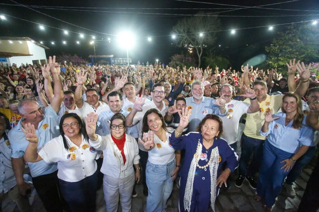 Renildo Calheiros e Eriberto Filho são oficializados como candidatos em Cumaru