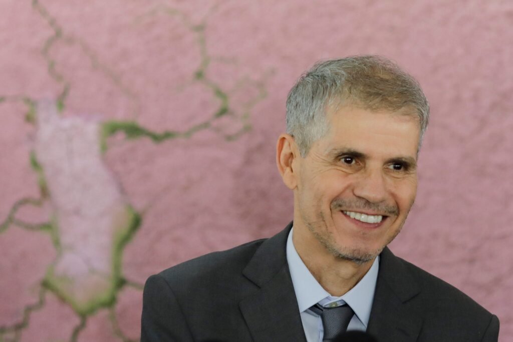 Sidônio Palmeira equilibra funções na Secom e campanha de Lula