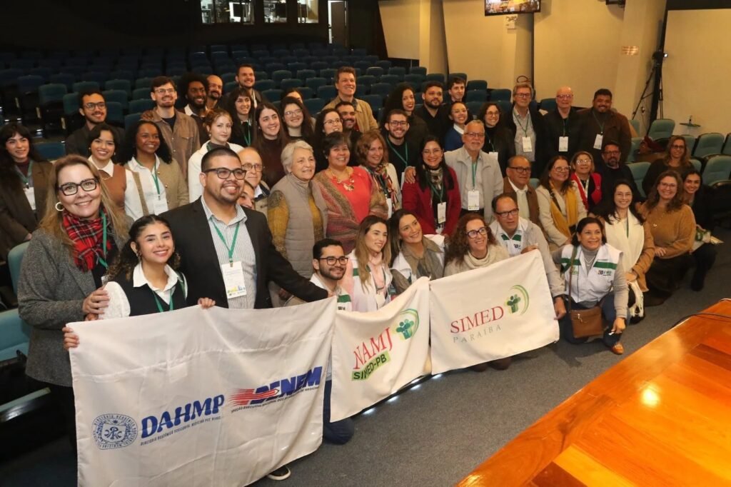 Simepe fortalece laços em congresso acadêmico e jornada científica