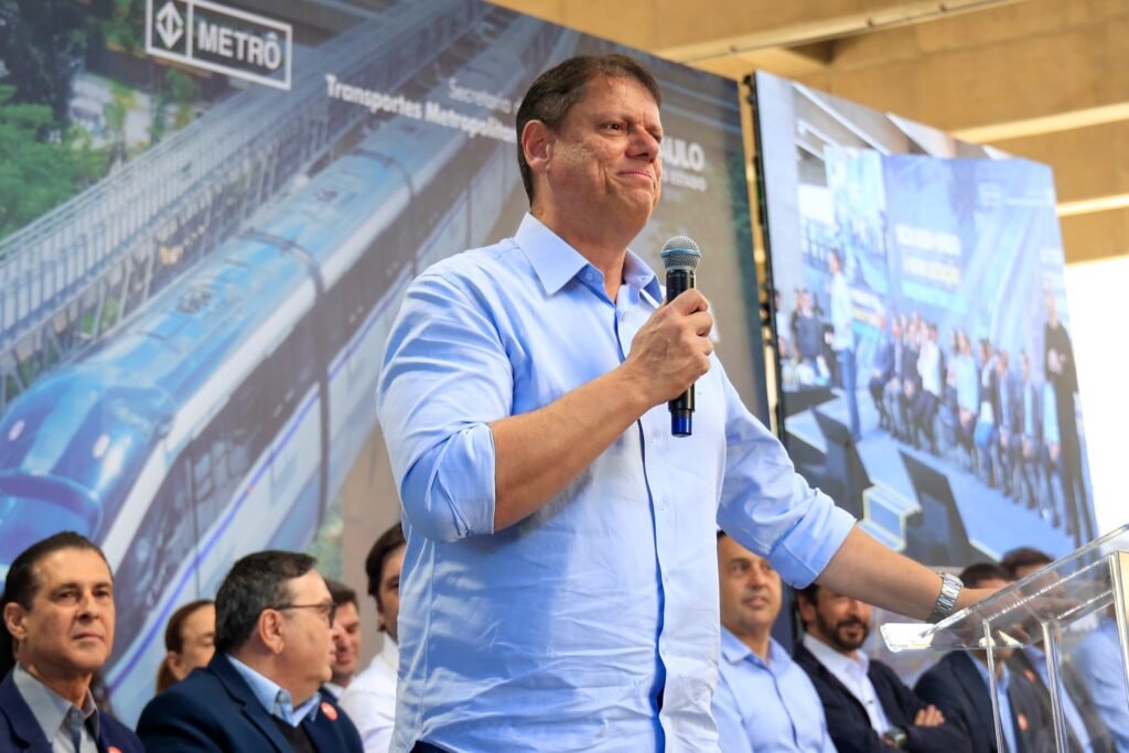 Tarcísio de Freitas cancela participação no programa Roda Viva