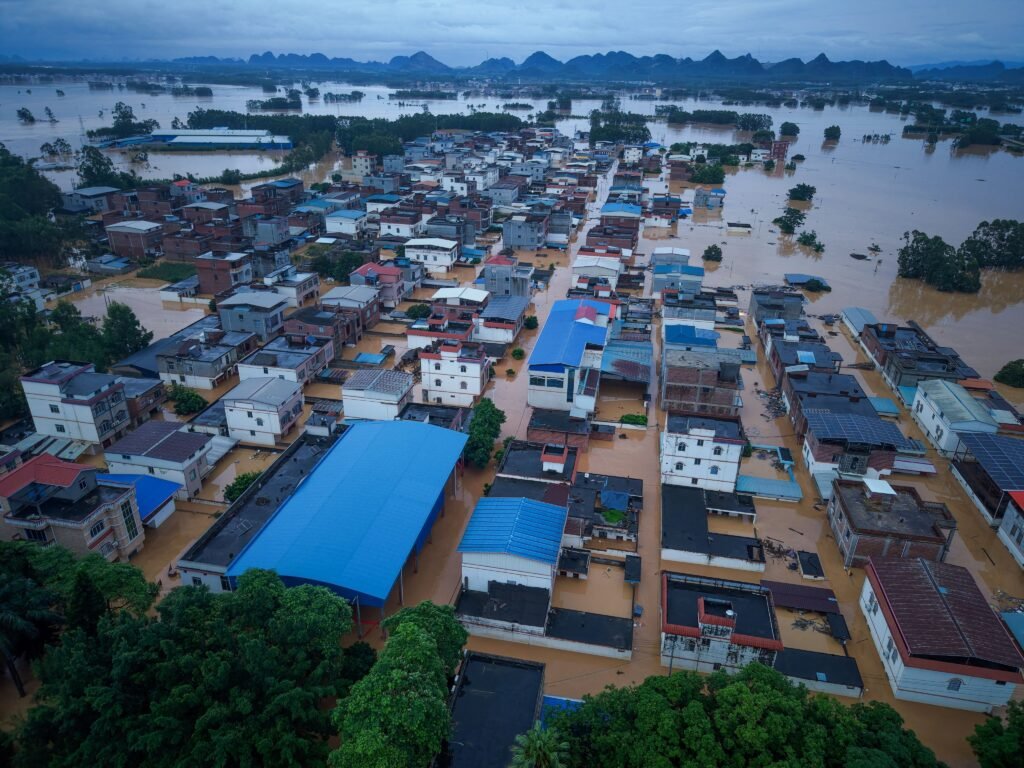Tufão Narra causa evacuação de milhares no sudoeste da China