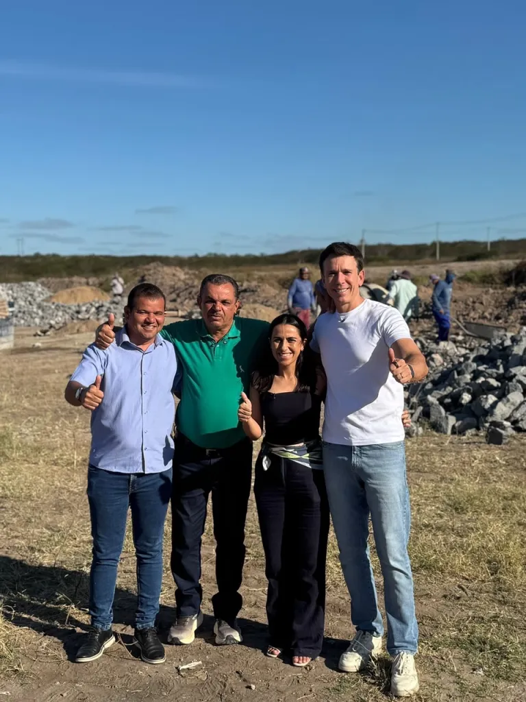 Avanço das obras do Hospital Municipal de Lajedo é acompanhado por autoridades