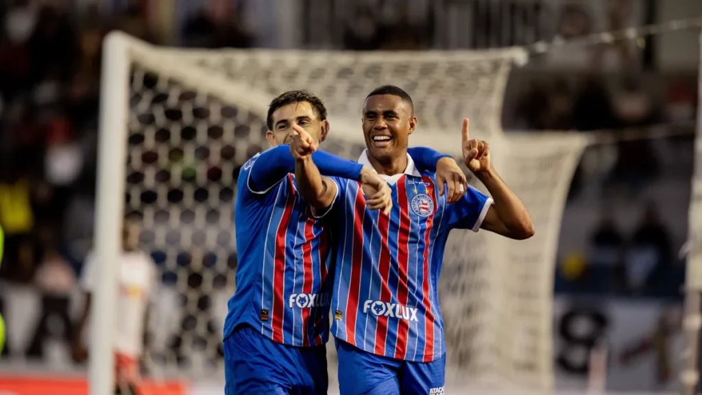 Bahia supera RB Bragantino e mantém disputa pelo G4 do Brasileirão