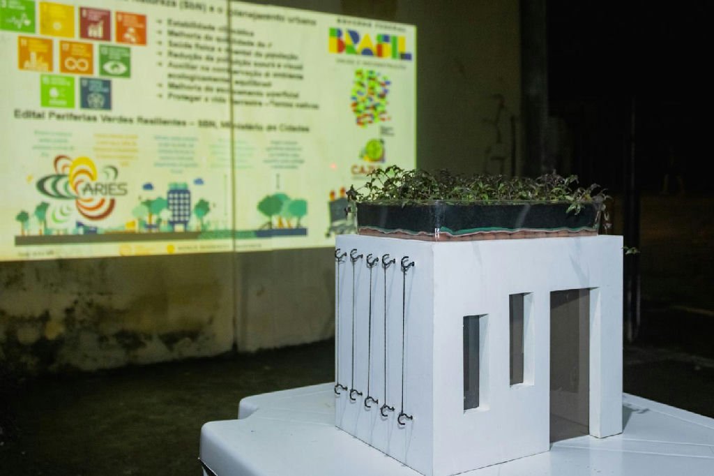 Cajueiro inaugura jardim de chuva para mitigar alagamentos